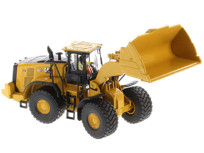 CAT Caterpillar 982 XE Wheel Loader Yellow with Operator "High Line Series" 1/50 Diecast Model