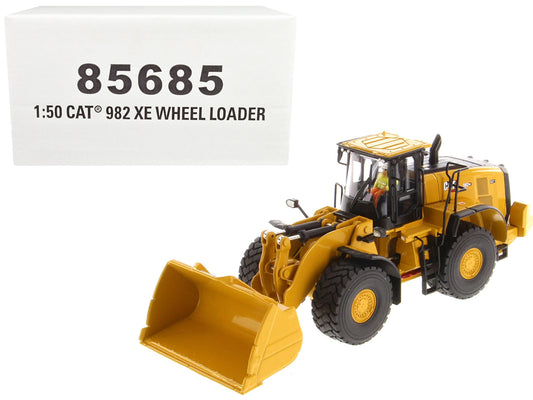 CAT Caterpillar 982 XE Wheel Loader Yellow with Operator "High Line Series" 1/50 Diecast Model
