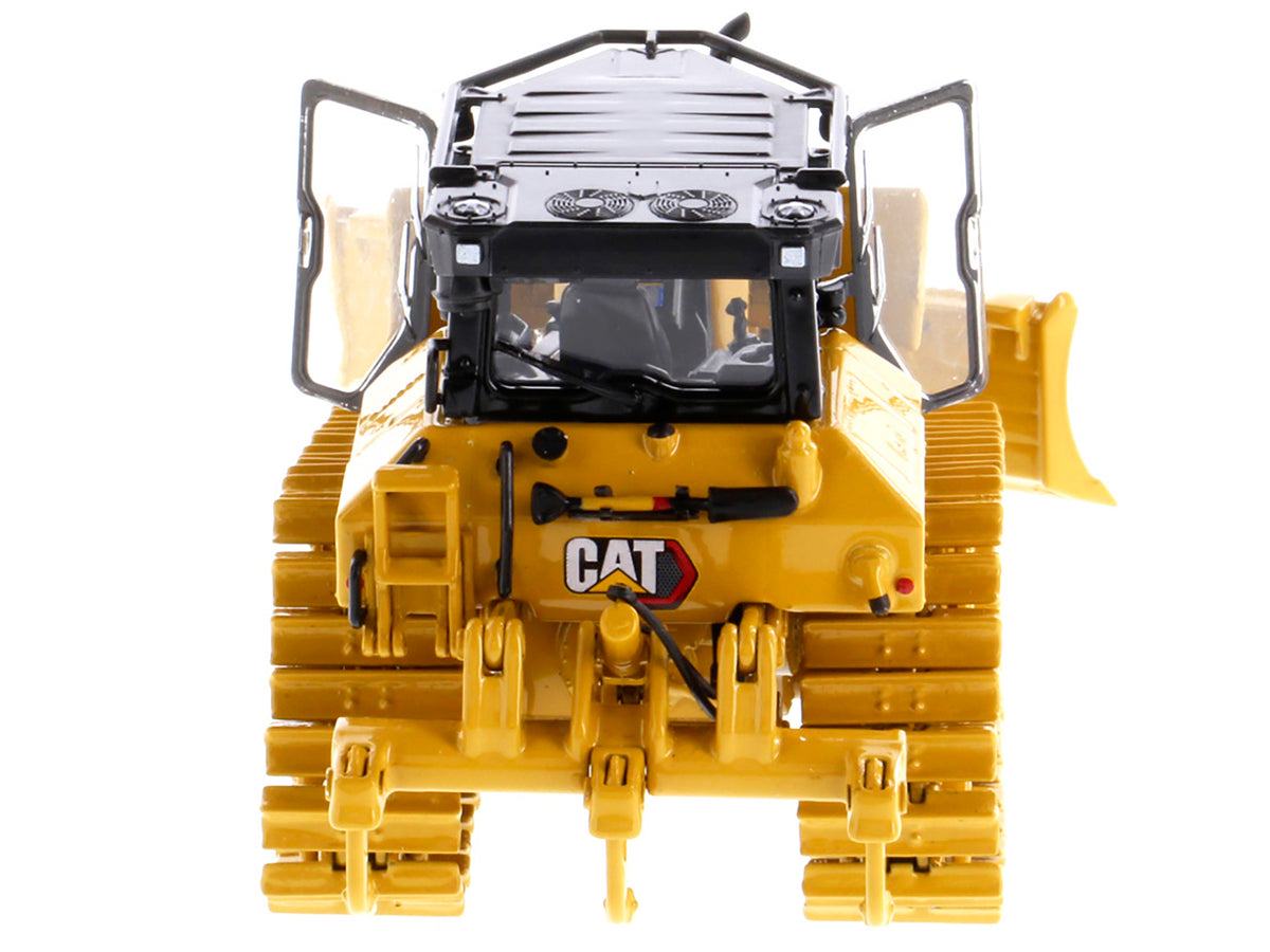 CAT Caterpillar D5 LGP VPAT Track Type Tractor Dozer Yellow with Operator "High Line" Series 1/50 Diecast Model