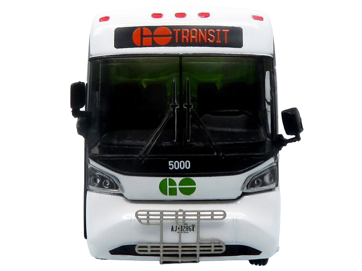 MCI D4520 Commuter Coach Bus "GO Transit" Green and White "The Bus & Motorcoach Collection" Limited Edition to 504 pieces Worldwide 1/87 (HO) Scale Diecast Model