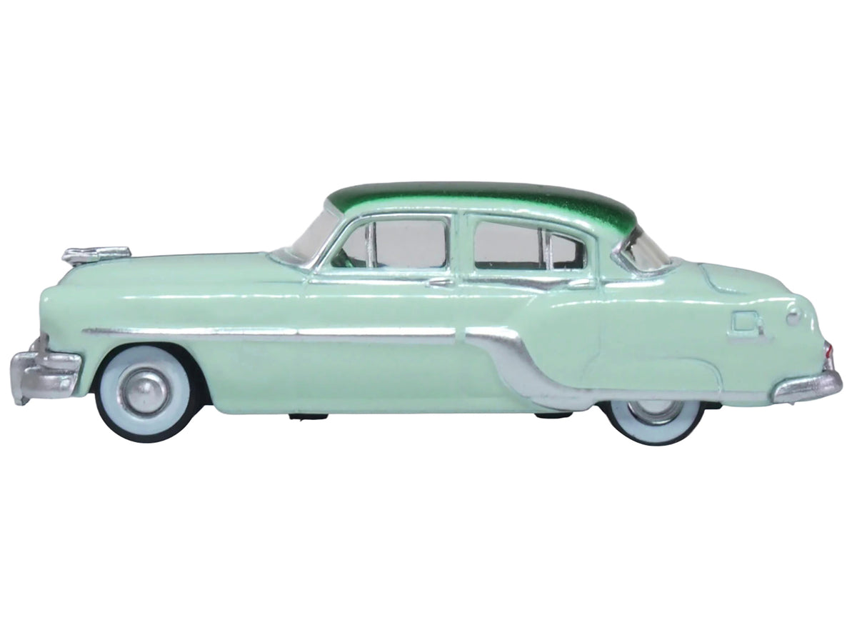1954 Pontiac Chieftain 4 Door Shannon Green with Brookmere Green Top 1/87 (HO) Scale Diecast Model Car