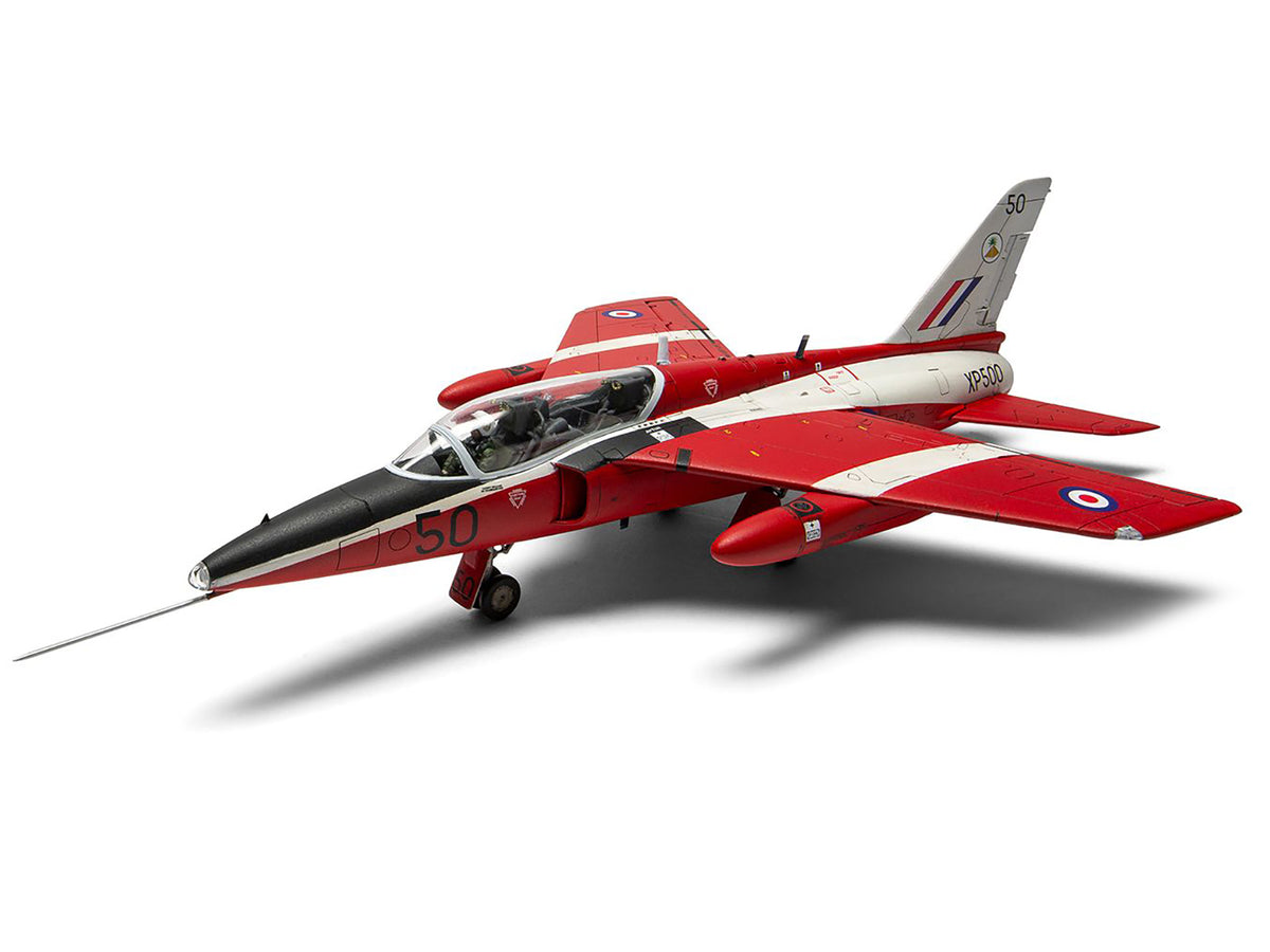 Level 2 Model Kit Folland Gnat T.1 Fighter Aircraft with 2 Scheme Options 1/48 Plastic Model Kit