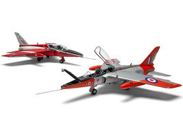 Level 2 Model Kit Folland Gnat T.1 Fighter Aircraft with 2 Scheme Options 1/48 Plastic Model Kit