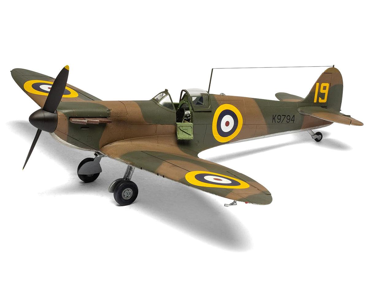 Level 2 Model Kit Supermarine Spitfire Mk.I Fighter Aircraft with 3 Scheme Options 1/48 Plastic Model Kit