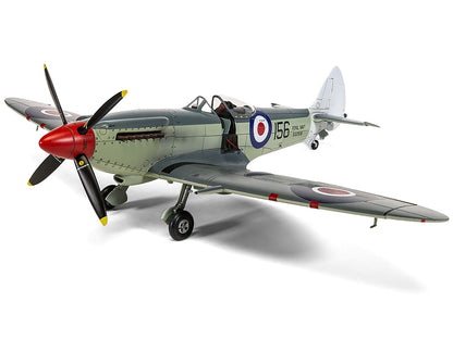 Level 3 Model Kit Supermarine Seafire F.XVII Fighter Aircraft with 3 Scheme Options 1/48 Plastic Model Kit