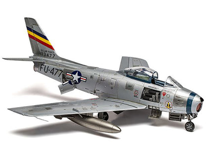 Level 2 Model Kit North American F-86F Sabre Aircraft with 2 Scheme Options 1/48 Plastic Model Kit