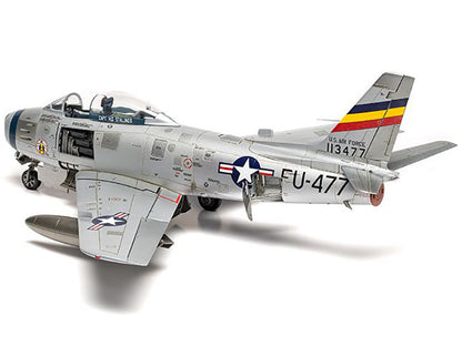 Level 2 Model Kit North American F-86F Sabre Aircraft with 2 Scheme Options 1/48 Plastic Model Kit