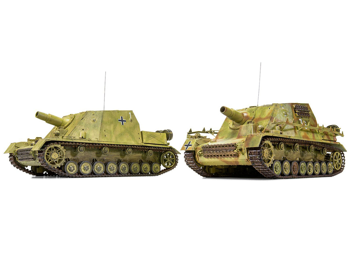 Level 3 Model Kit Sturmpanzer IV Brummbar "Mid Version" Tank with 2 Scheme Options 1/35 Plastic Model Kit