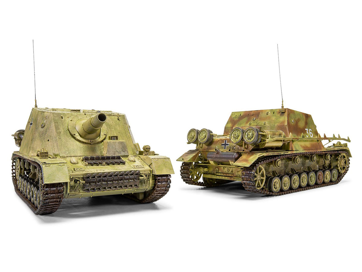 Level 3 Model Kit Sturmpanzer IV Brummbar "Mid Version" Tank with 2 Scheme Options 1/35 Plastic Model Kit