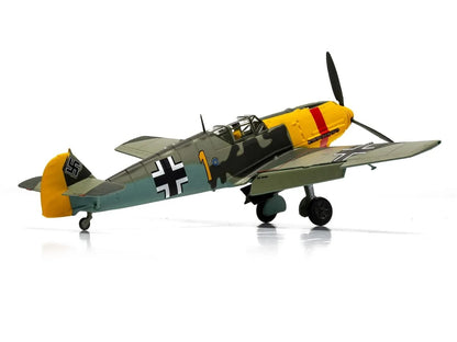 Messerschmitt Bf 109E-4/B Jabo Fighter-Bomber Aircraft "Oberleutnant Walter Rupp 3./JG53 RAF Manston Battle of Britain" (1940) German Luftwaffe "The Aviation Archive" Series 1/72 Diecast Model