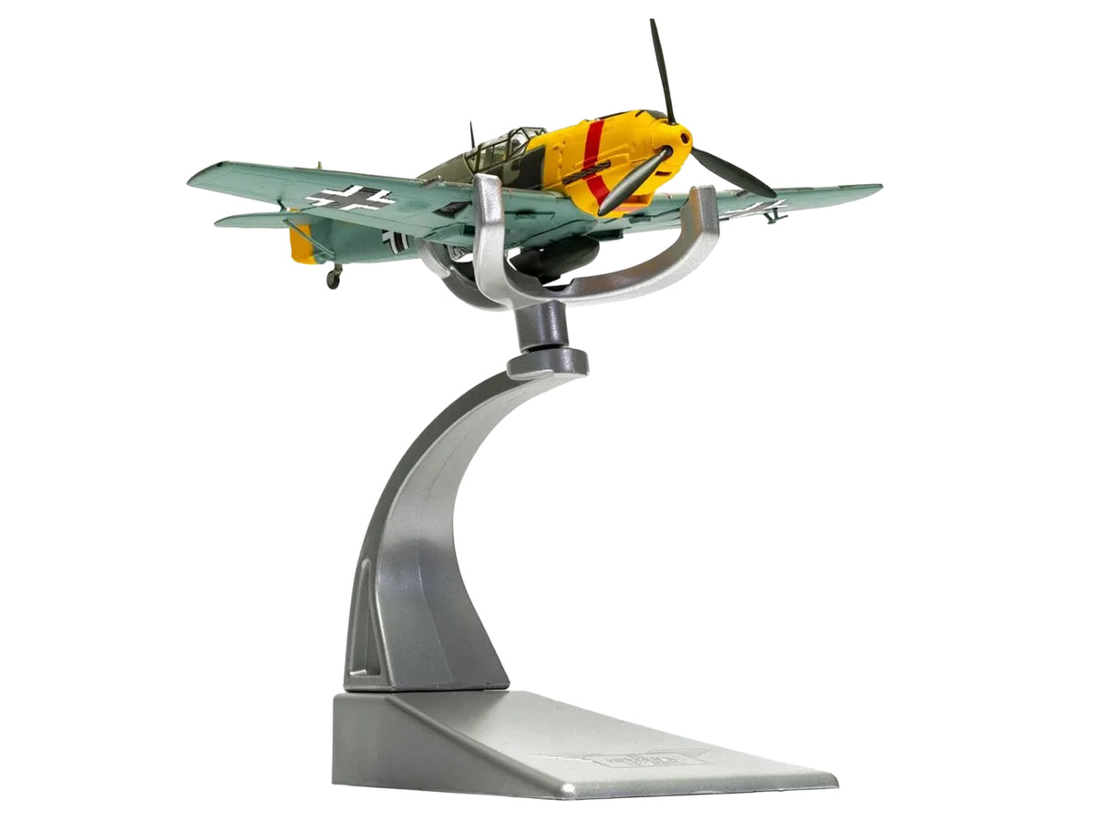 Messerschmitt Bf 109E-4/B Jabo Fighter-Bomber Aircraft "Oberleutnant Walter Rupp 3./JG53 RAF Manston Battle of Britain" (1940) German Luftwaffe "The Aviation Archive" Series 1/72 Diecast Model