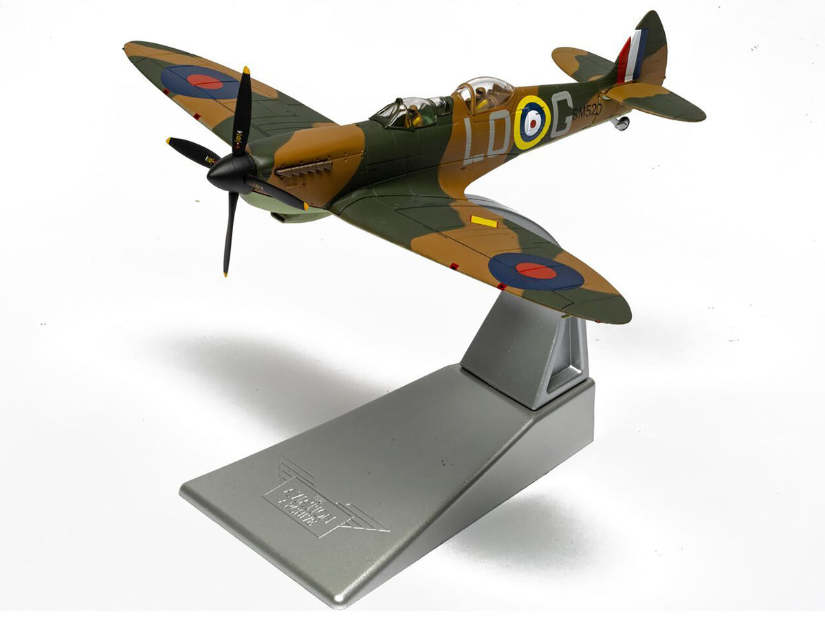 Supermarine Spitfire T.9 Aircraft "SM520 Spitfires.com Goodwood Aerodrome" British Royal Air Force "The Aviation Archive" Series 1/72 Diecast Model