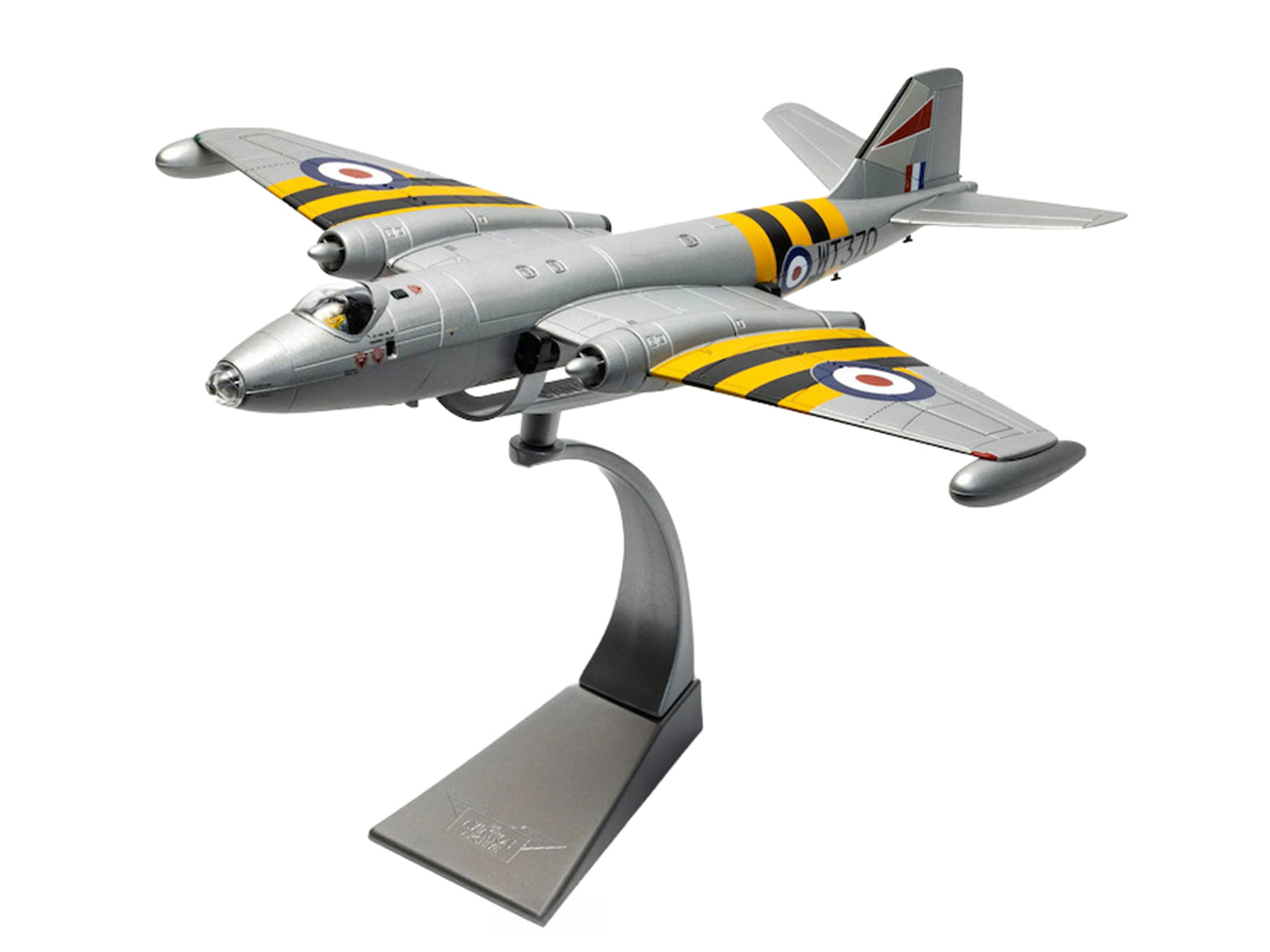 English Electric Canberra B.6 Aircraft "WT370 Wg. Cdr. Paul Mallorie No.139 Squadron Operation Musketeer" (1956) Royal Air Force "The Aviation Archive" Series 1/72 Diecast Model Car