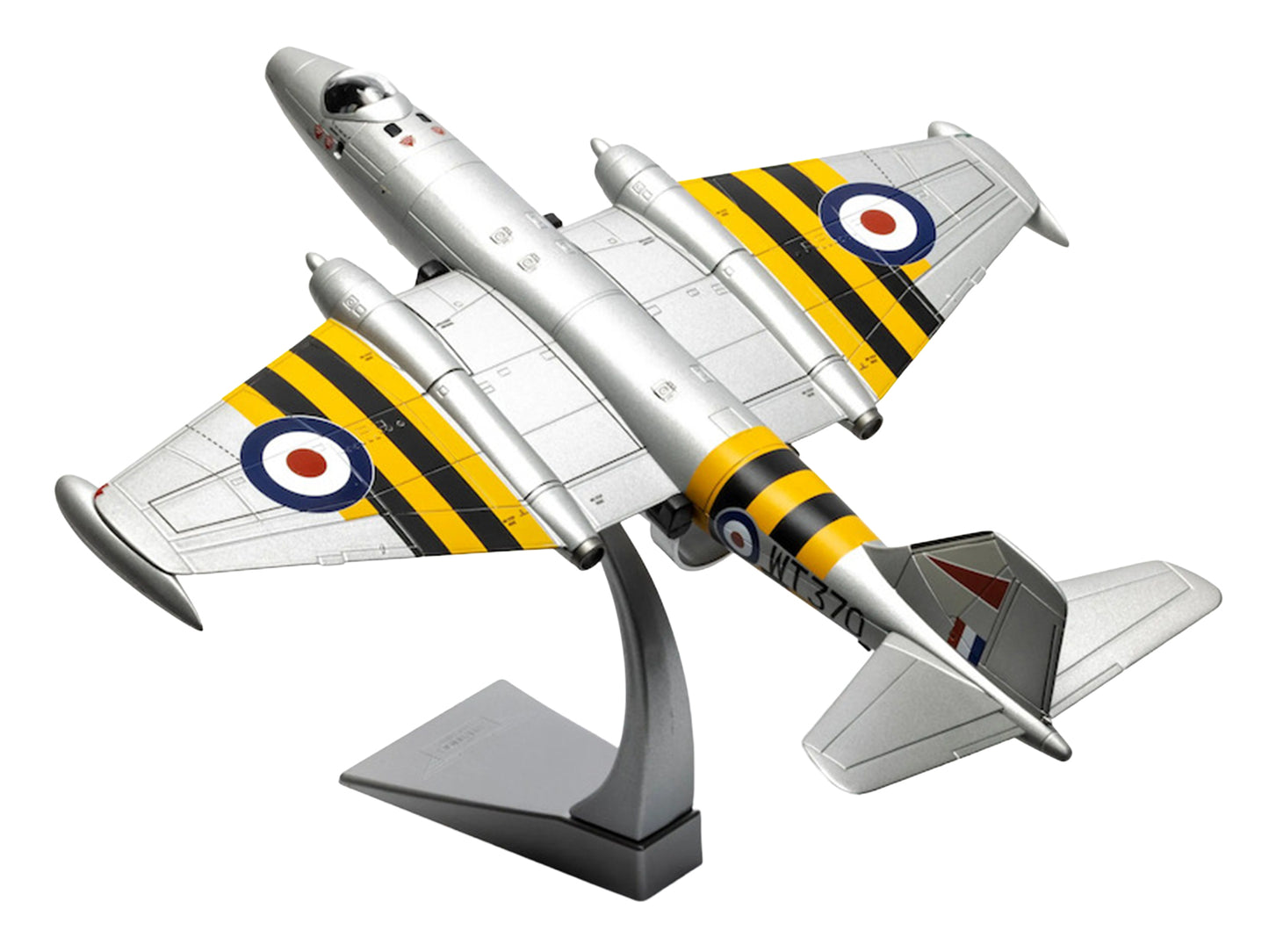 English Electric Canberra B.6 Aircraft "WT370 Wg. Cdr. Paul Mallorie No.139 Squadron Operation Musketeer" (1956) Royal Air Force "The Aviation Archive" Series 1/72 Diecast Model Car