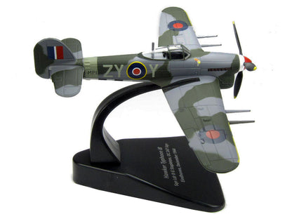 Hawker Typhoon Mk.IB Fighter-Bomber Aircraft "MP126 No.247 Squadron Gerald Stapleton RAF Eindhoven Holland" (1944) Royal Air Force "Oxford Aviation" Series 1/72 Diecast Model Airplane