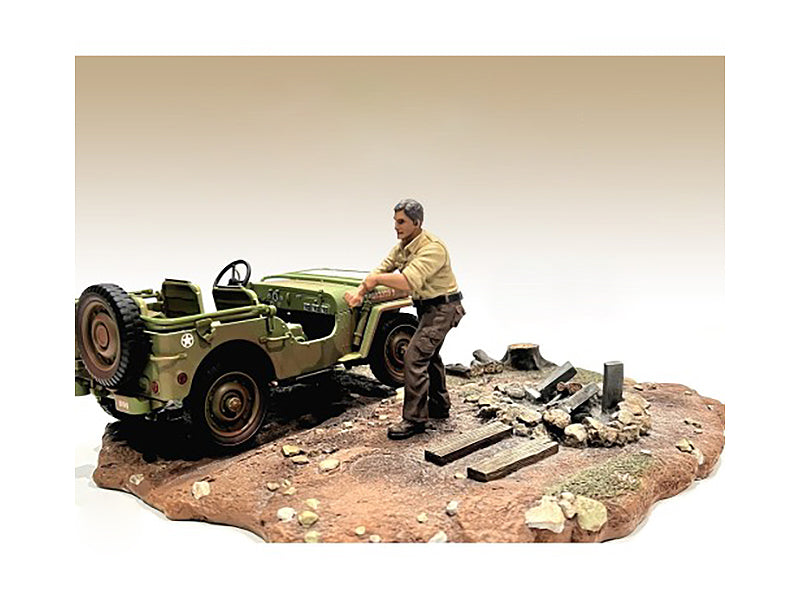 "4X4 Mechanic" Figure 3 for 1/18 Scale Models