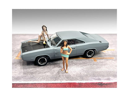 "Car Wash Girls" Set 1 Dorothy and Barbara 2 Piece Figure for 1/43 Scale Models