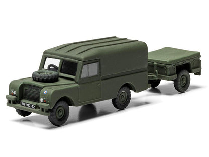 Level 2 Model Kit Land Rover LWB (Hard Top) Truck and Trailer with 2 Scheme Options 1/76 Scale Plastic Model Kit