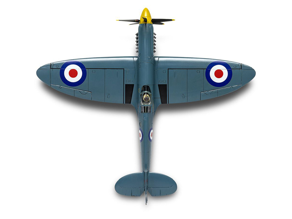 Level 2 Model Kit Supermarine Spitfire PR.XIX Fighter Aircraft with 3 Scheme Options 1/48 Plastic Model Kit