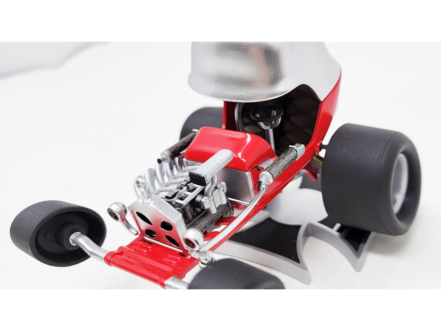 Model Kit Tom Daniel's Lil' Red Baron Show Rod (Snap-to-Build) 1/32 Scale Model