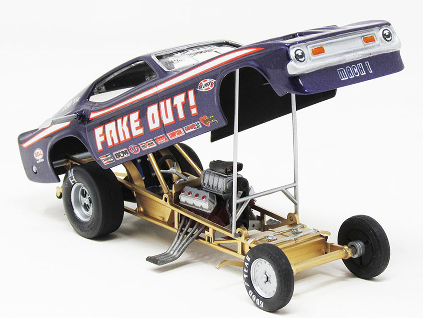 Model Kit Tom Daniel's "FAKE OUT!" Classic Funny Car (Snap-to-Build) 1/32 Scale Model