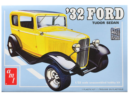 Skill 2 Model Kit 1932 Ford Tudor Sedan "Street Rods" Series 1/25 Scale Model