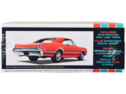 Skill 2 Model Kit 1966 Oldsmobile 442 W-30 Hardtop 1/25 Scale Model