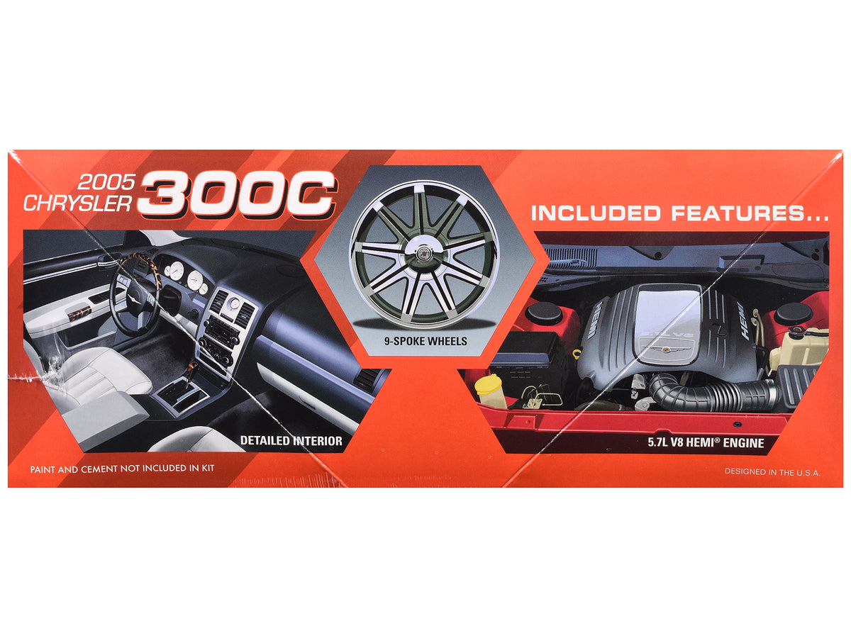 Skill 2 Model Kit 2005 Chrysler 300C 1/25 Scale Model