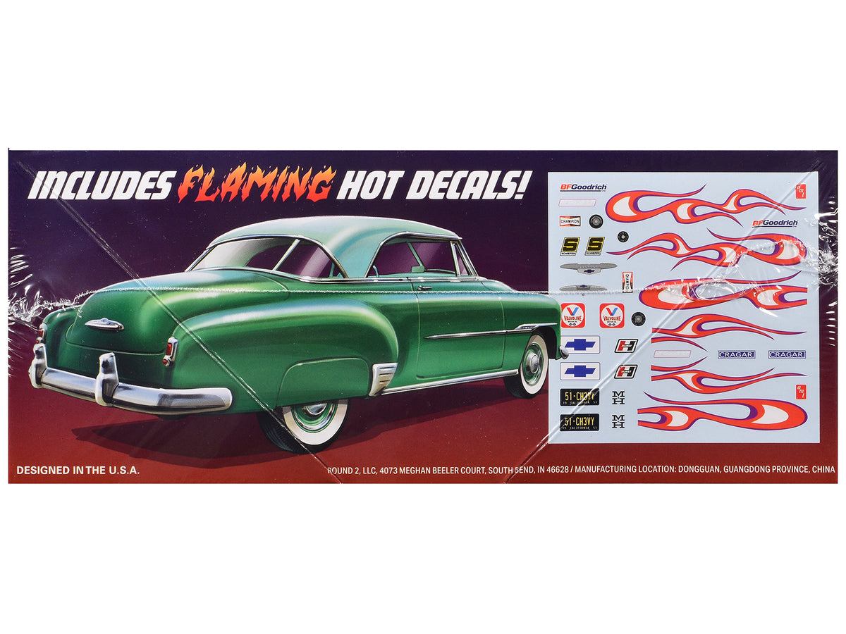 Skill 2 Model Kit 1951 Chevrolet Cruiser 3-in-1 Kit 1/25 Scale Model