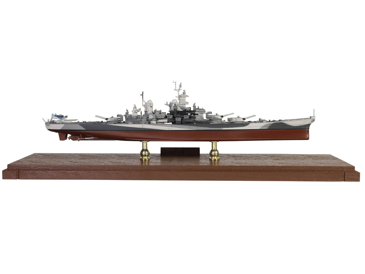 USS Missouri (BB-63) Iowa-class Battleship "Battle of Okinawa" (1945) United States Navy (Full Hull Edition) "Battleship" Series 1/700 Diecast Model