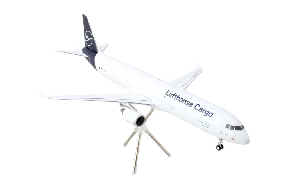Airbus A321P2F Commercial Aircraft "Lufthansa Cargo" (D-AEUC) White with Blue Tail "Gemini 200" Series 1/200 Diecast Model Airplane
