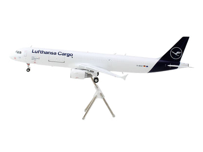 Airbus A321P2F Commercial Aircraft "Lufthansa Cargo" (D-AEUC) White with Blue Tail "Gemini 200" Series 1/200 Diecast Model Airplane