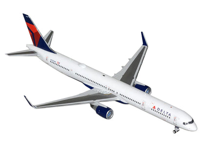 Boeing 757-300 Commercial Aircraft "Delta Air Lines" (N595NW) White with Blue and Red Tail "Gemini 200" Series 1/200 Diecast Model