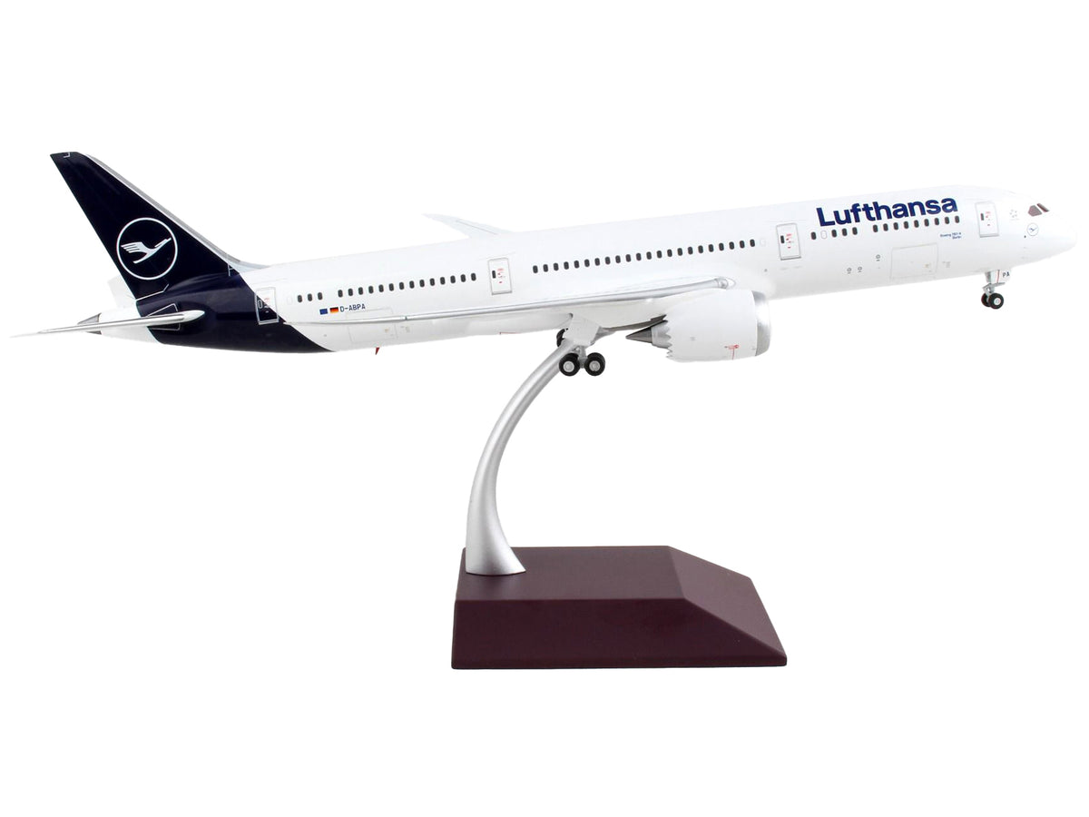 Boeing 787-9 Commercial Aircraft "Lufthansa" White with Blue Tail "Gemini 200" Series 1/200 Diecast Model Airplane
