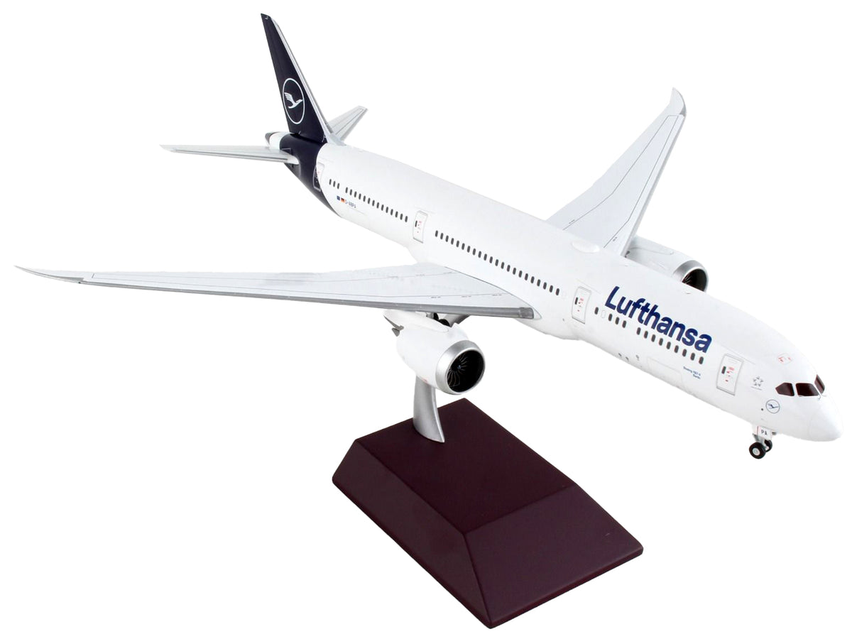 Boeing 787-9 Commercial Aircraft "Lufthansa" White with Blue Tail "Gemini 200" Series 1/200 Diecast Model Airplane