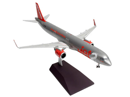 Airbus A321neo Commercial Aircraft "Jet2" (G-SUNO) Silver with Red Tail "Gemini 200" Series 1/200 Diecast Model Airplane