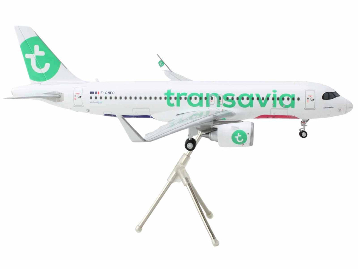 Airbus A320neo Commercial Aircraft "Transavia Airlines" (F-GNEO) White with Green Tail "Gemini 200" Series 1/200 Diecast Model Airplane