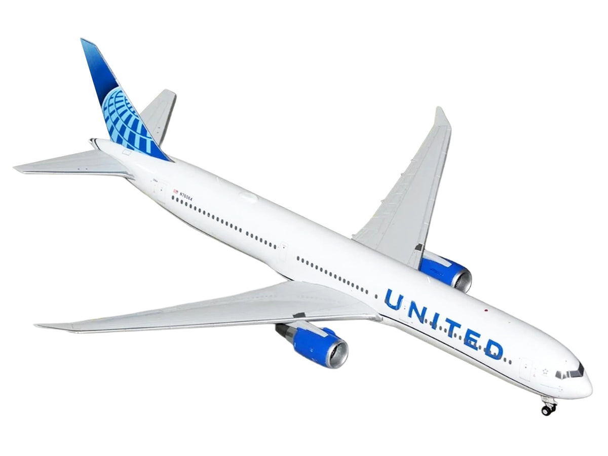 Boeing 767-400 Commercial Aircraft "United Airlines" (N76064) White with Blue Tail Graphics "Gemini 200" Series 1/200 Diecast Model Airplane