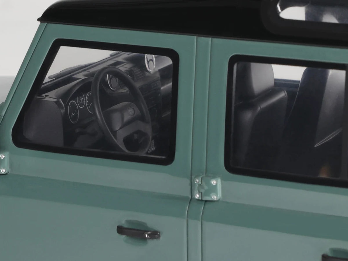 2016 Land Rover Defender 3 Station Wagon Green with Black Top 1/18 Model Car