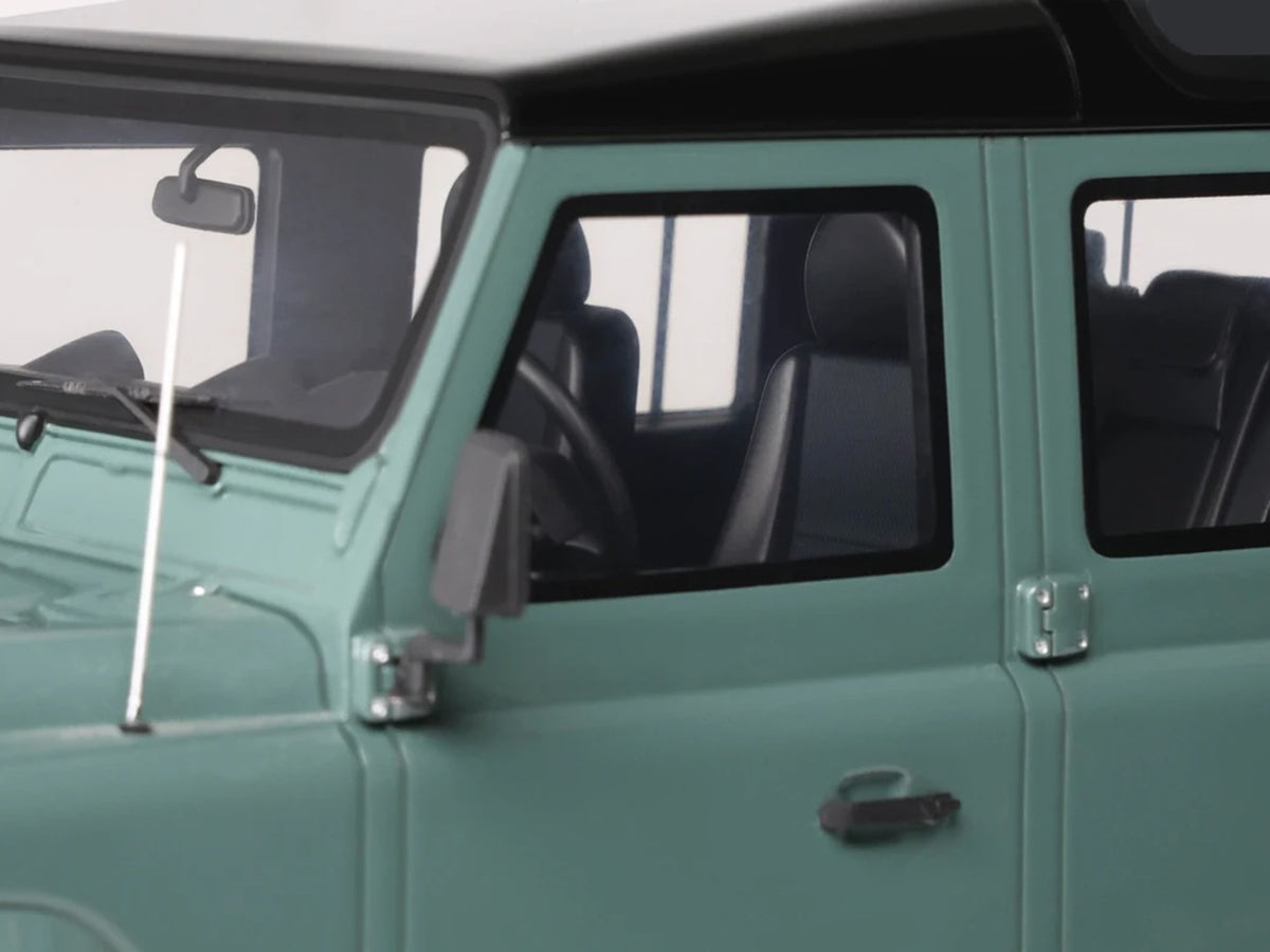 2016 Land Rover Defender 3 Station Wagon Green with Black Top 1/18 Model Car