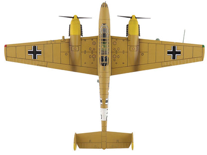 Messerschmitt BF 110E-2 Trop Fighter Aircraft "3U+AR 7./ZG26 Italy" (1941) German Luftwaffe "Air Power Series" 1/72 Diecast Model
