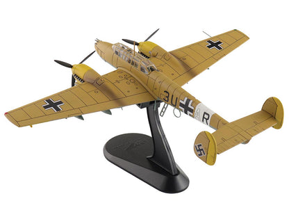 Messerschmitt BF 110E-2 Trop Fighter Aircraft "3U+AR 7./ZG26 Italy" (1941) German Luftwaffe "Air Power Series" 1/72 Diecast Model