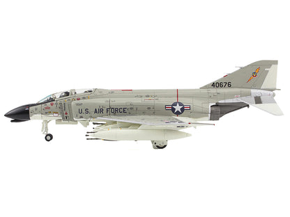McDonnell Douglas F-4C Phantom II Fighter-Bomber Aircraft "45th TFS Ubon Thailand" (1965) United States Air Force "Air Power Series" 1/72 Diecast Model