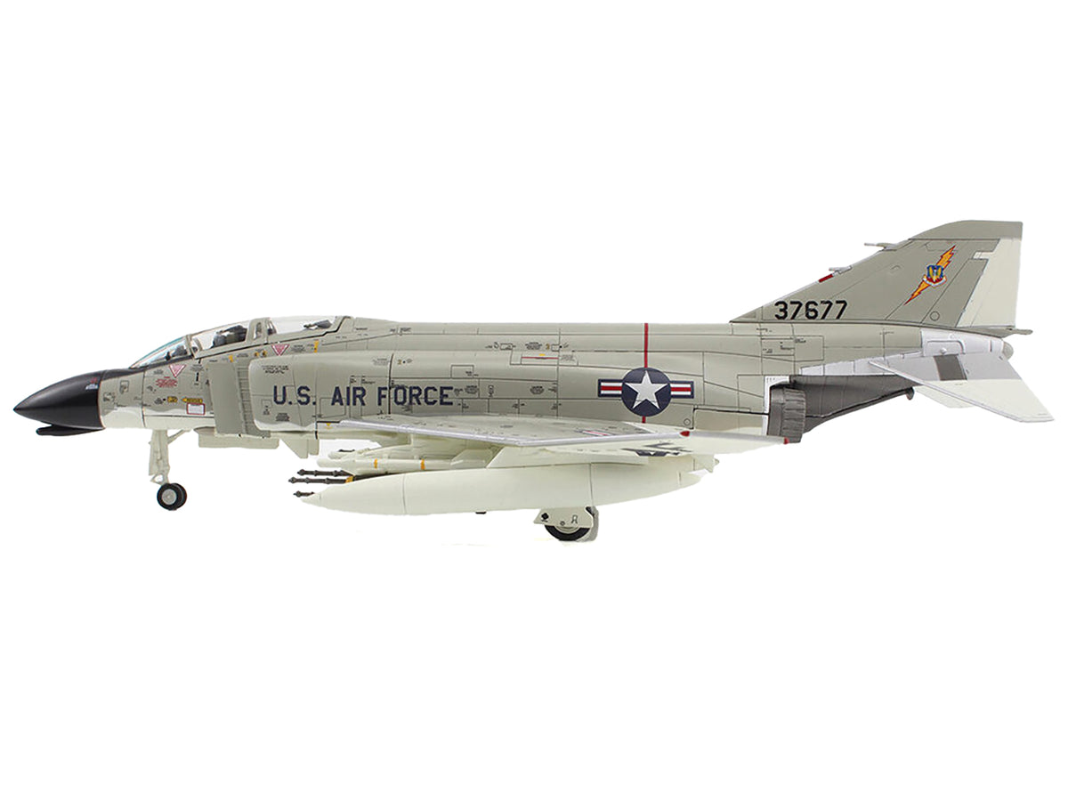 McDonnell Douglas F-4C Phantom II Fighter-Bomber Aircraft "433rd TFS 8th TFW Ubon Thailand" (1966) United States Air Force "Air Power Series" 1/72 Diecast Model