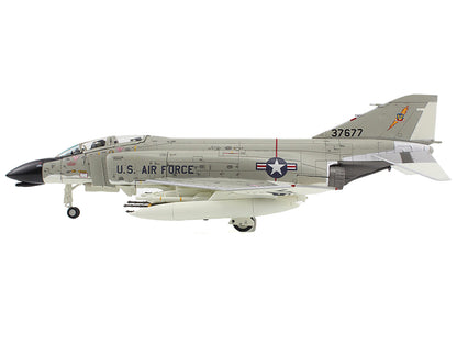 McDonnell Douglas F-4C Phantom II Fighter-Bomber Aircraft "433rd TFS 8th TFW Ubon Thailand" (1966) United States Air Force "Air Power Series" 1/72 Diecast Model