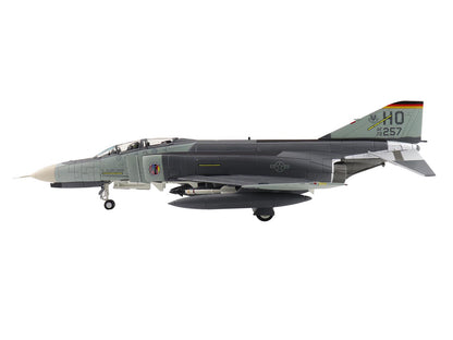 McDonnell Douglas F-4F Phantom II Fighter-Bomber Aircraft "AF72-257 20th Fighter Squadron 49th Fighter Wing Holloman AFB" (2002) United States Air Force "Air Power Series" 1/72 Diecast Model