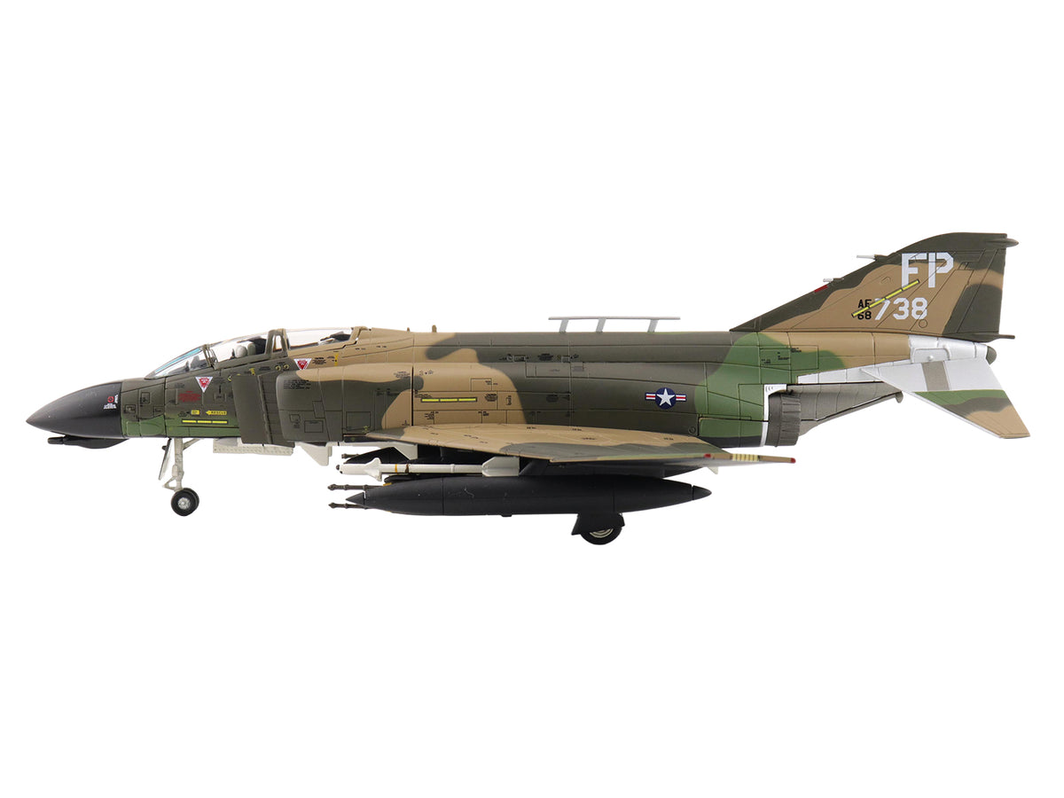 McDonnell Douglas F-4D Phantom II Fighter-Bomber Aircraft "66-8738 Night Owl 497th TFS Ubon RTAFB Thailand" (1972) United States Air Force "Air Power Series" 1/72 Diecast Model