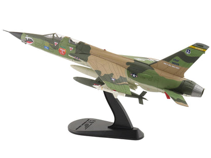 Republic F-105F Thunderchief Fighter-Bomber Aircraft "63-8299 Peach 91 128th Tactical Fighter Squadron Georgia ANG Dobbins Air Reserve Base" United States Air Force "Air Power Series" 1/72 Diecast Model