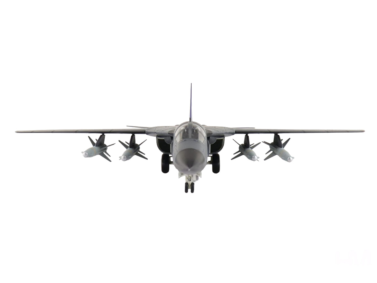 General Dynamics F-111C Pig Aircraft "A8-131 F-111 Operations 30th Anniversary" (2003) Royal Australian Air Force "Air Power Series" 1/72 Diecast Model