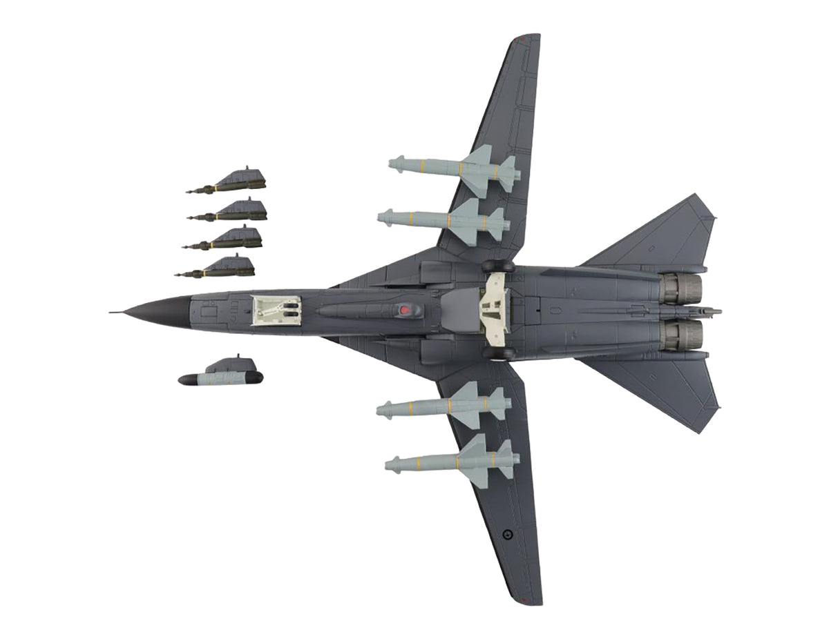 General Dynamics F-111C Pig Aircraft "A8-131 F-111 Operations 30th Anniversary" (2003) Royal Australian Air Force "Air Power Series" 1/72 Diecast Model